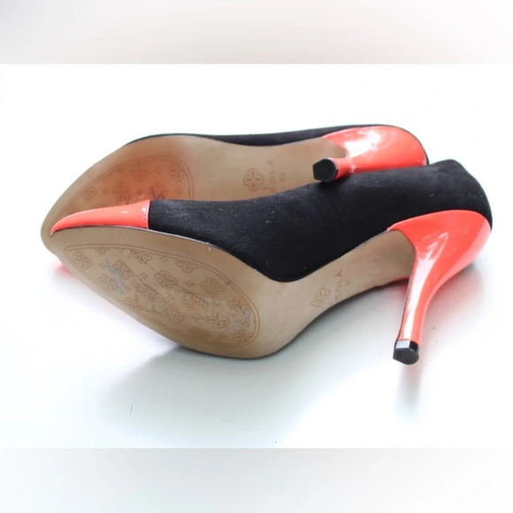 Isola pumps - Picture 7 of 12